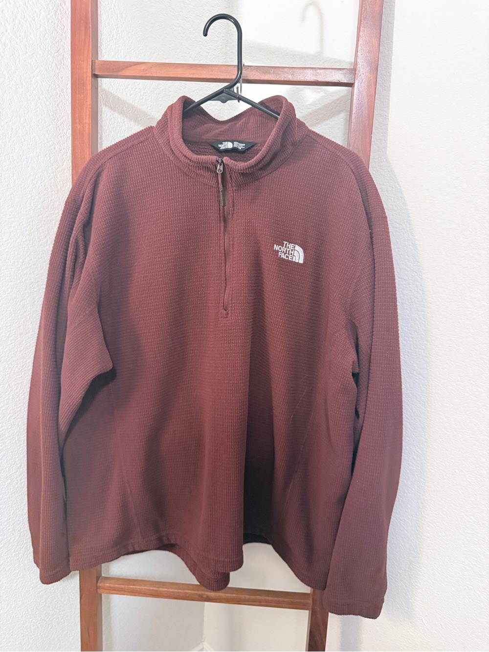 The North Face Men's Half-Zip Waffle Pullover - Burgundy